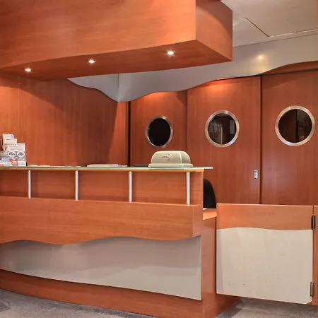 فندق Kraft 4*